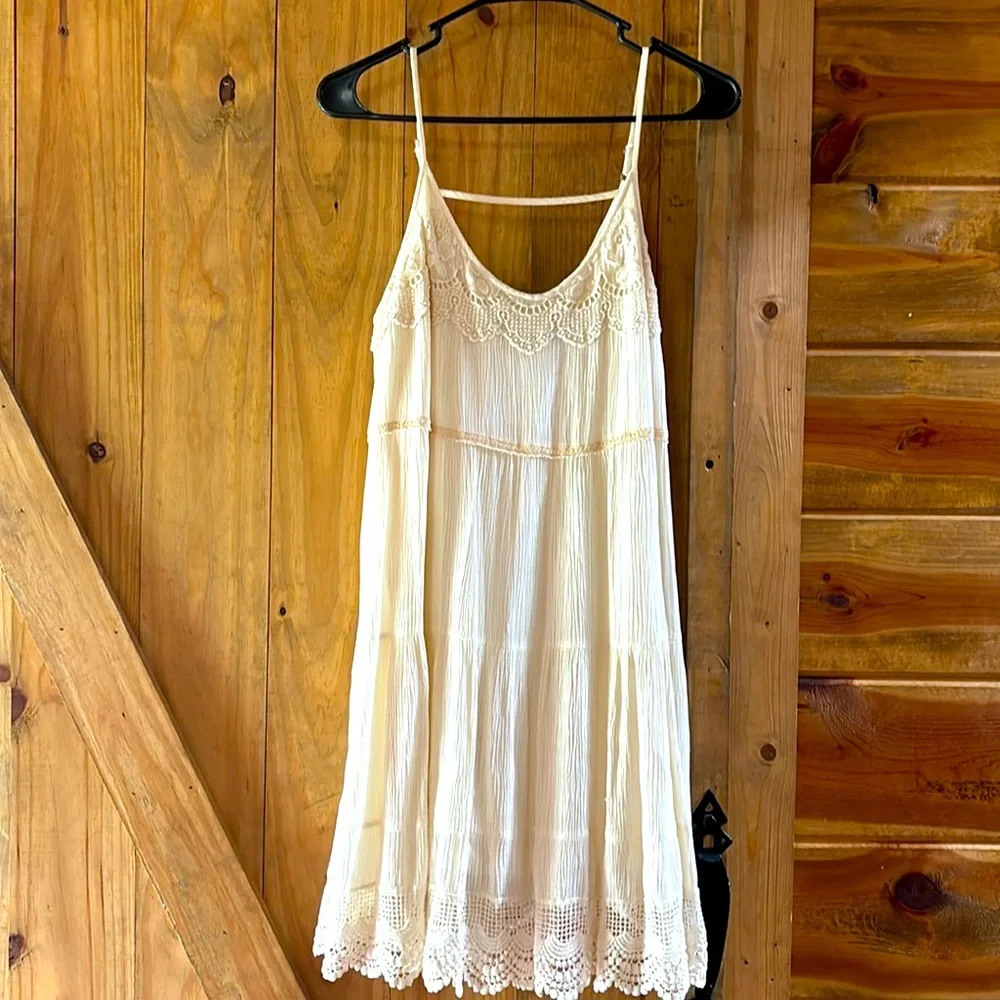 Size M cream dress - Picture 1 of 7
